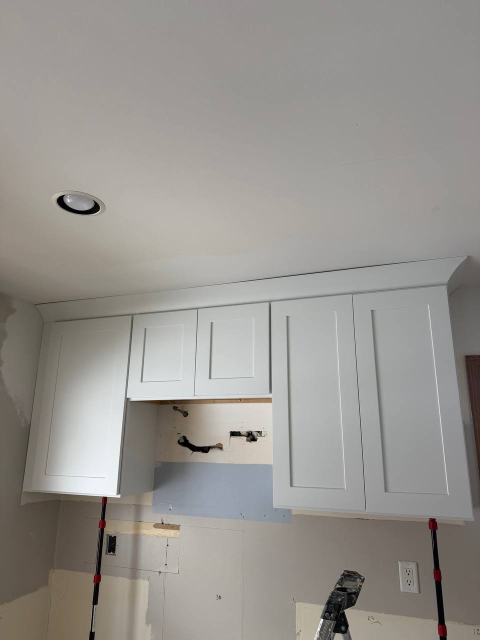 Kitchen Cabinet Replacement vs. Refacing: Which Is Right for You?